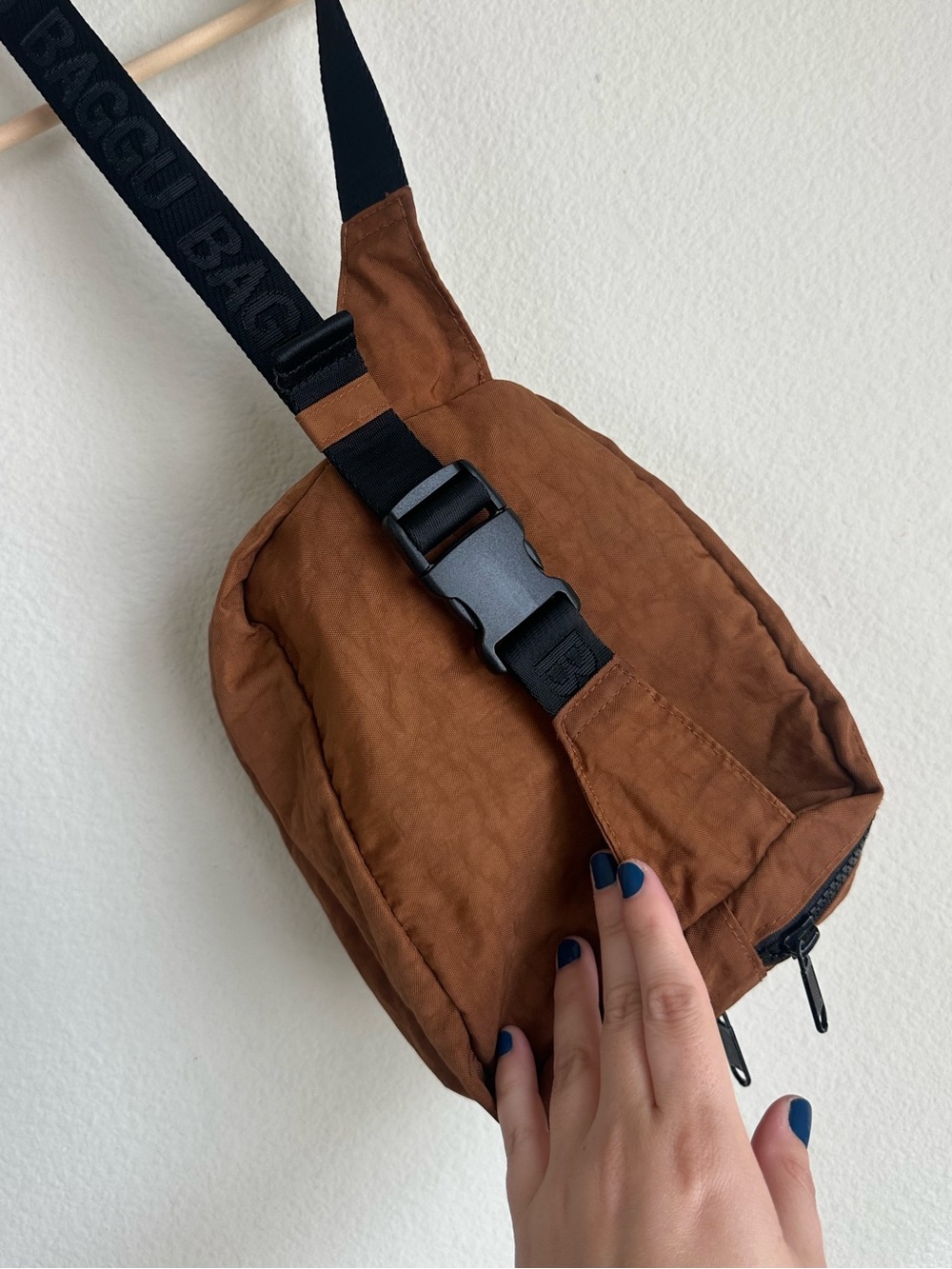 Baggu Brown Nylon Fanny Pack - Picture 12 of 16